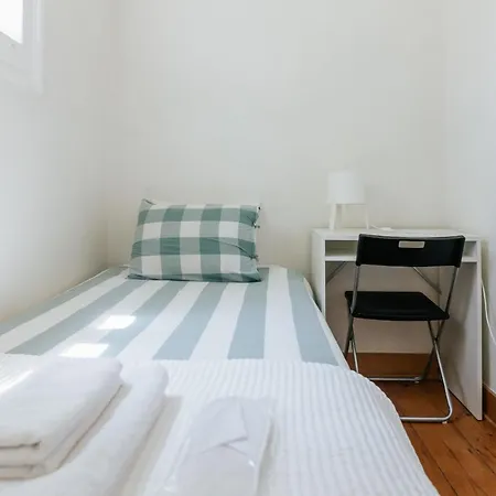 - Sao Lazaro Central Apartment