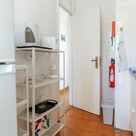 - Sao Lazaro Central Apartment Lisbon